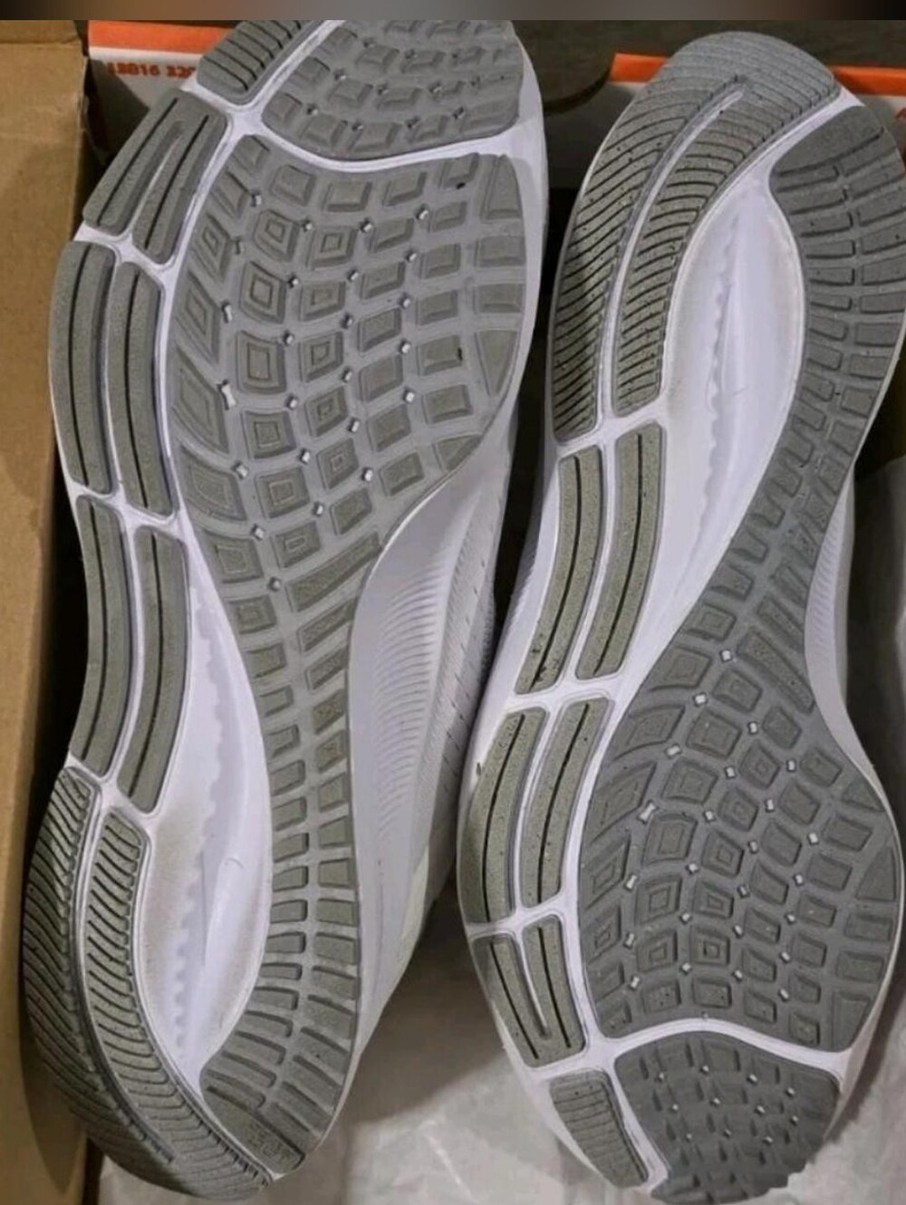 WMNS NIKE AIR ZOOM PEGASUS - Picture 3 of 6